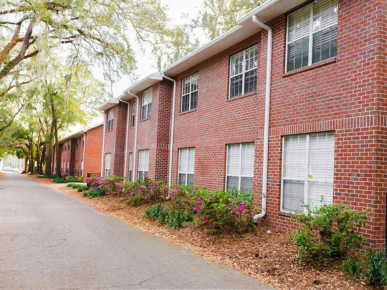 Ansley Terrace — Photo 5