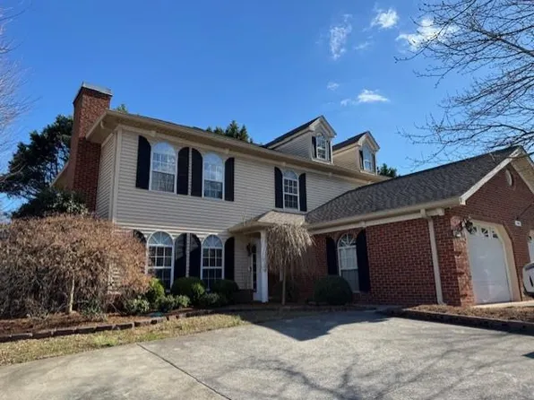 1698 Willow Oak Ln, Dalton, GA 30721