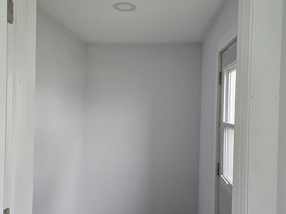 2nd image of 115 E Bank Rd