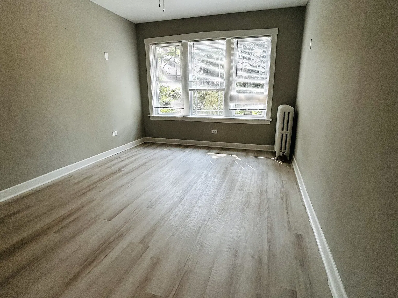 5005 North Harding Avenue - 5011-1 — Photo 1