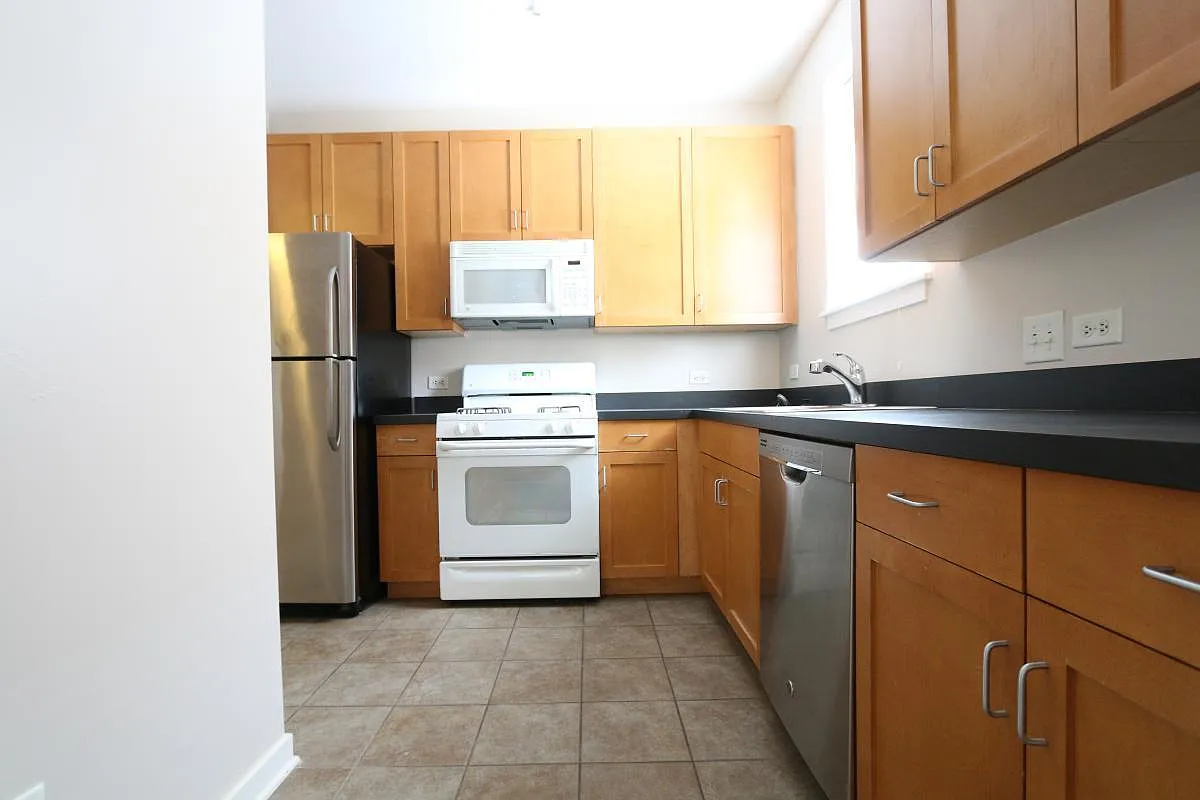 3 bed, 1500 sqft, $1,100 — Photo 4