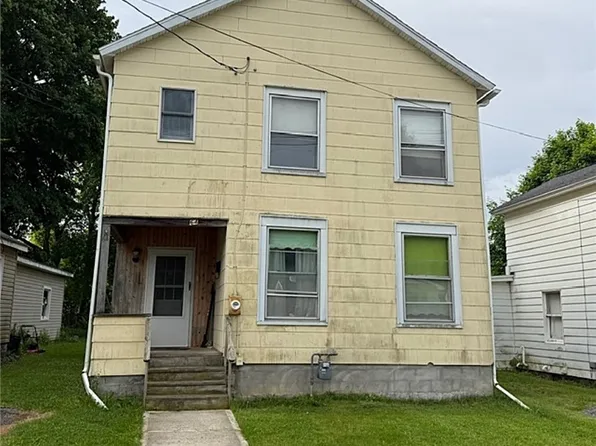 64 Walnut St, Auburn, NY 13021