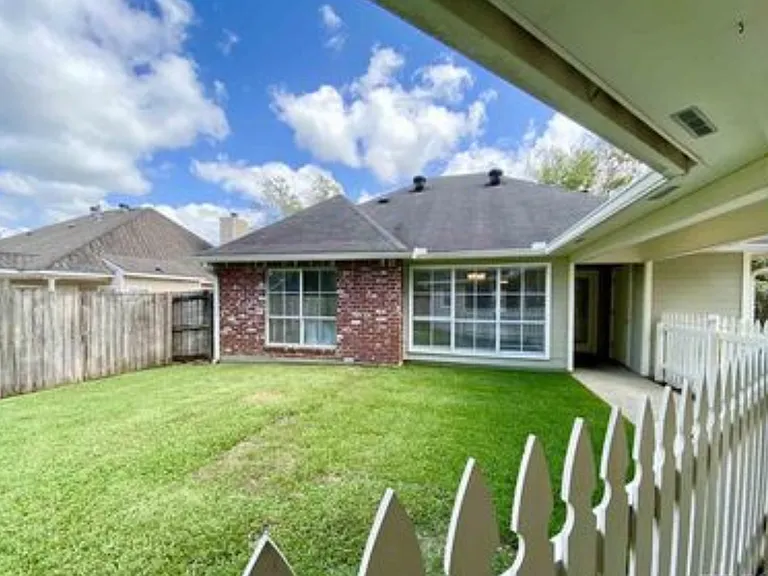 18531 Lake Tulip Ave — Photo 14
