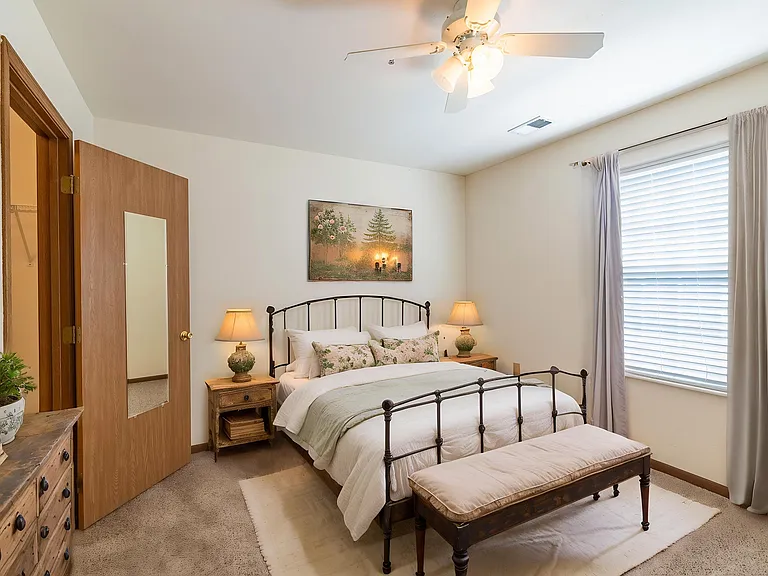 Prairie Commons - 55+ Senior Apartments — Photo 9