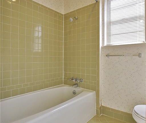 5th image of 3110 Santa Monica Dr