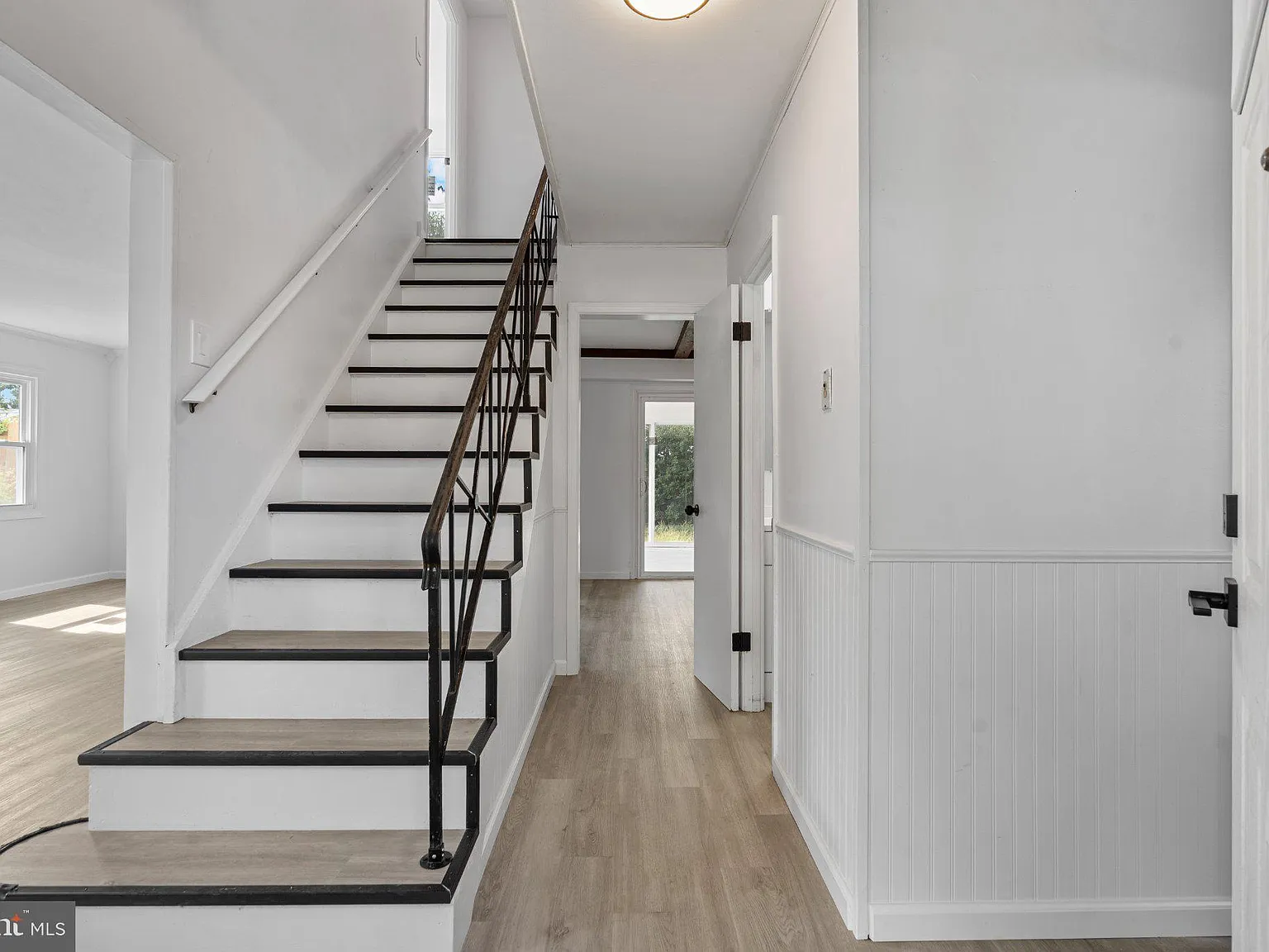 4 bed, 2.5 bath, 1871 sqft, $3,200 — Photo 4