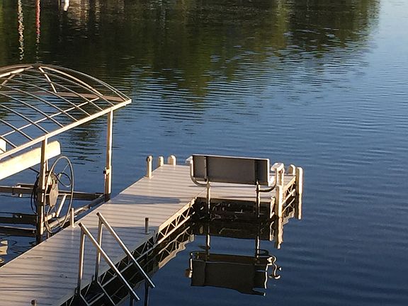 Roll in pier included.