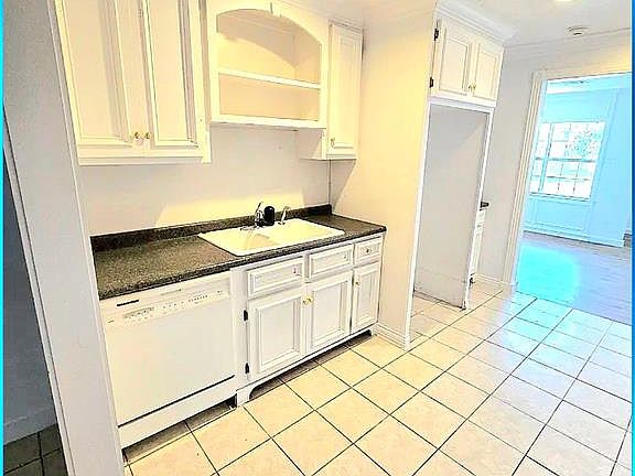 4th image of 717 Judy Ave