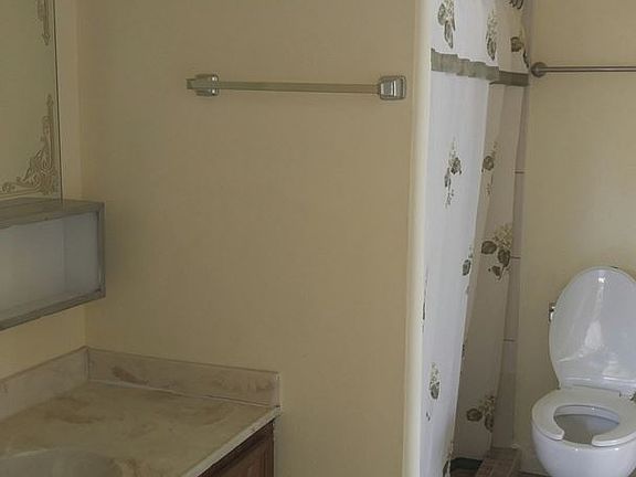 5th image of 2900 E Glen Dr #A