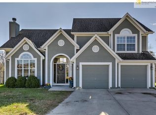 860 River Dr, Edwardsville, KS 66111