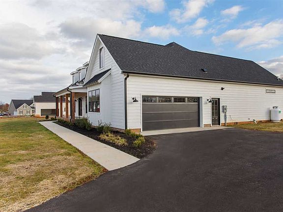 3rd image of 807 Emma Ln