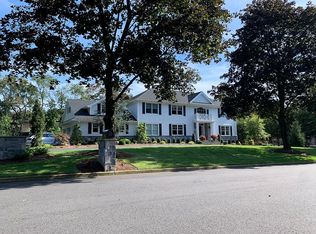 969 Lily Pond Ln, Franklin Lakes, NJ 07417