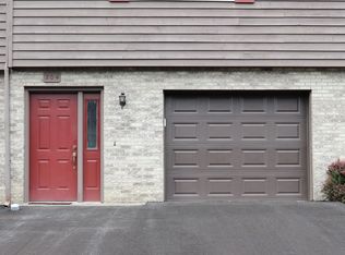 204 Stonegate Cir, Morgantown, WV 26505