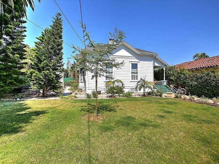 1316 Bath St — Photo 4