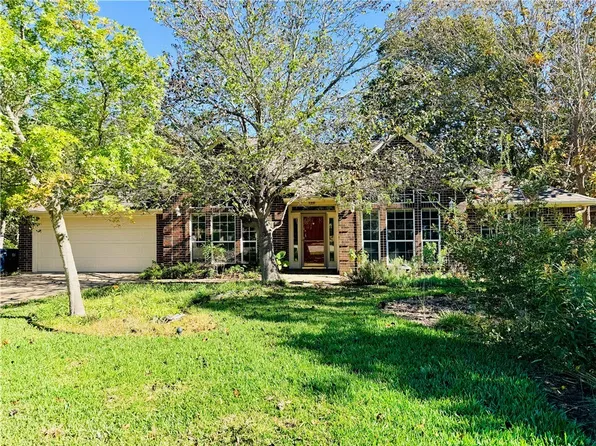 3933 Oriole Ct, College Station, TX 77845