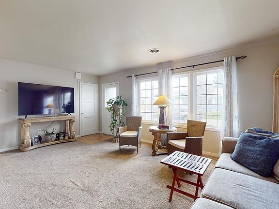 3rd image of 203/205 Bernard Ave