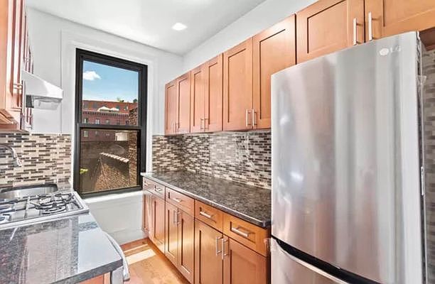 1st image of 322 W 11th St APT 7