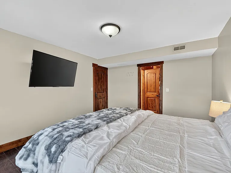 7693 N Whileaway Rd W — Photo 11