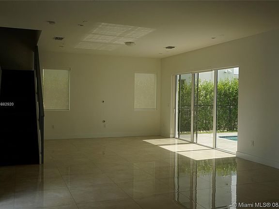 4th image of 7610 NW 101st Ct