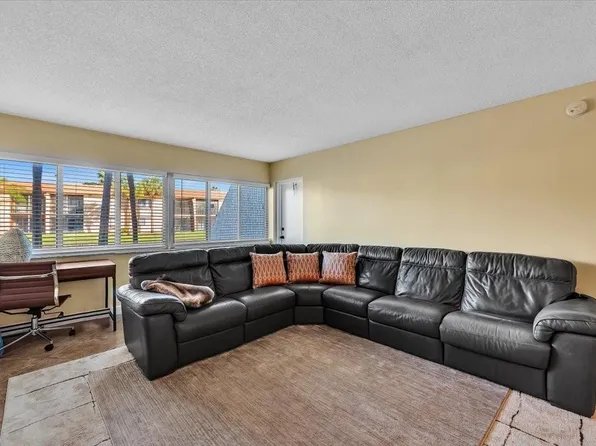 140 Lakeview Drive #105, Weston, FL 33326
