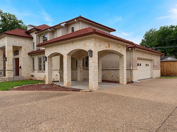 3rd image of 1513 Canyon Oaks Dr