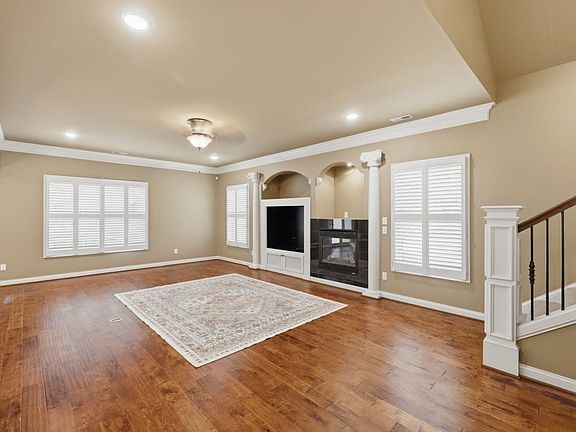 2nd image of 3121 Spring Run