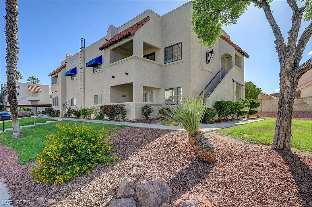 2 bed, 2.0 bath, 1928 sqft, $1,650 — Photo 3