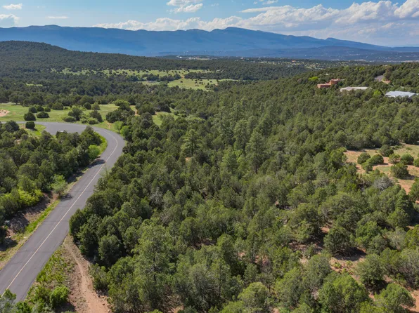 33 Los Pecos Loop, Tijeras, NM 87059