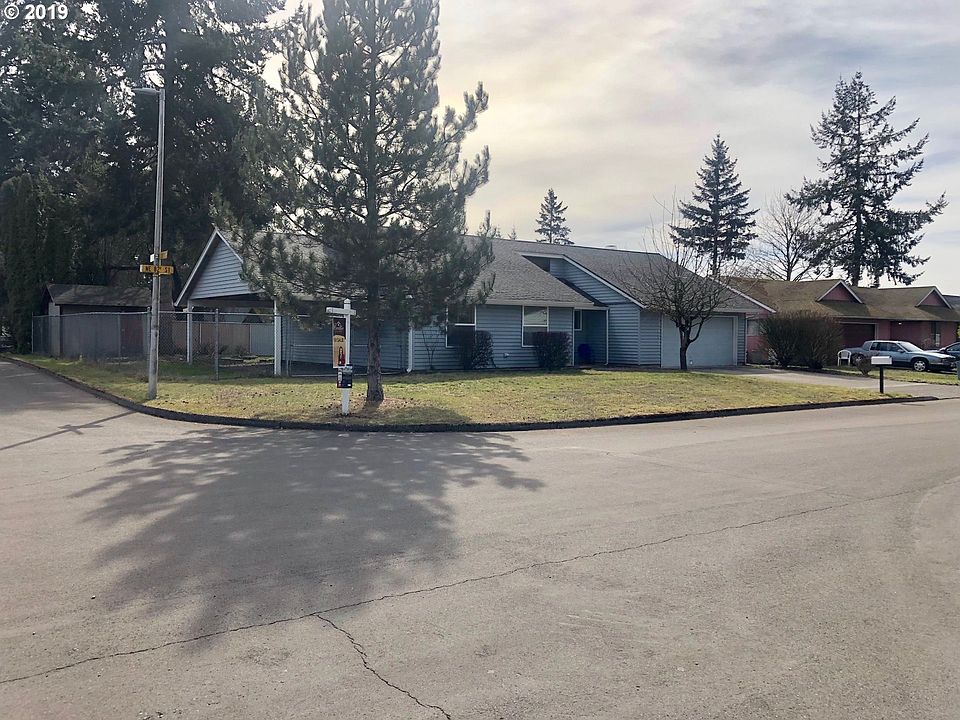 1st image of 13813 NE 82nd St