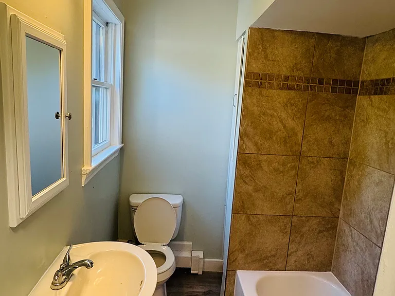 1196 Main St — Photo 5
