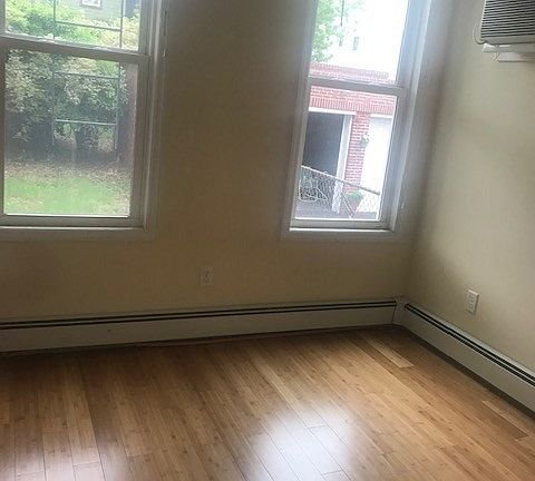 4th image of 132 Lincoln St APT 2