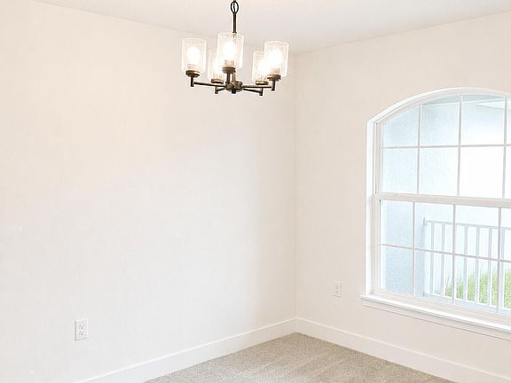 3rd image of 973 Le Baron St SW