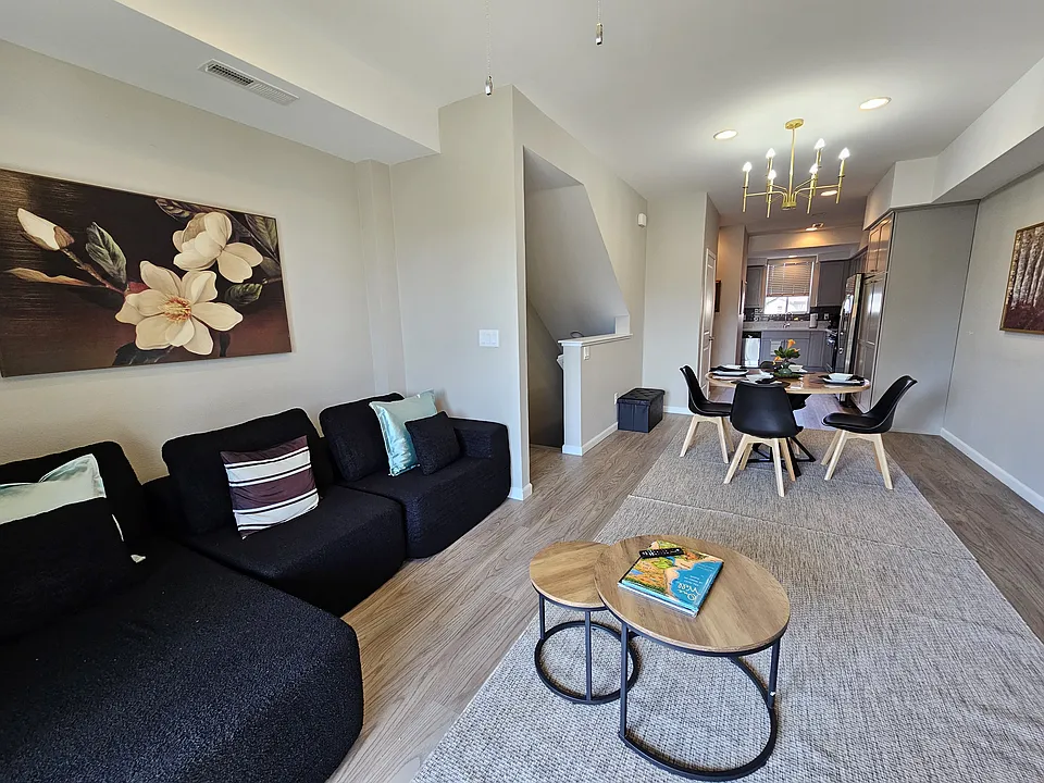 2125 Santona Cir