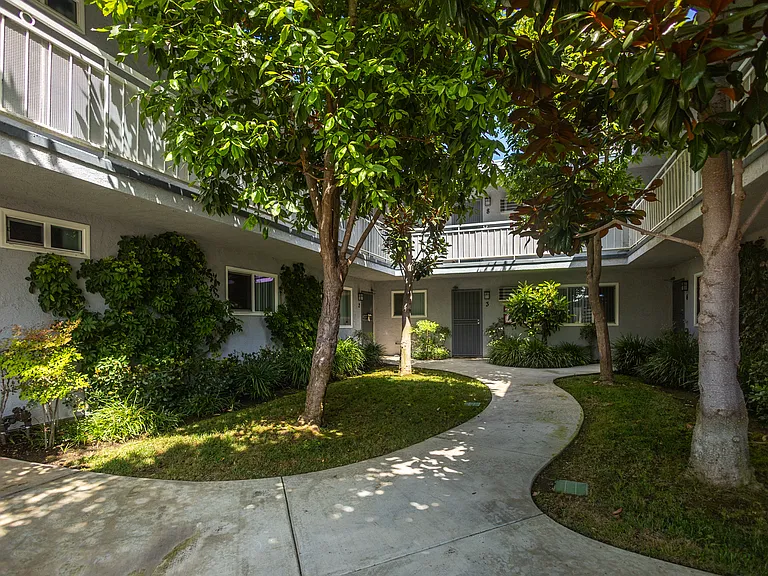 Huntington Knolls Apartment Home — Photo 10