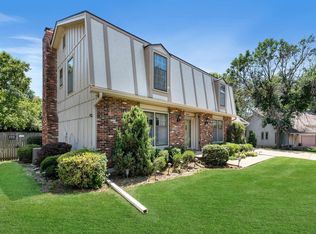 6309 W 108th Ter, Overland Park, KS 66211