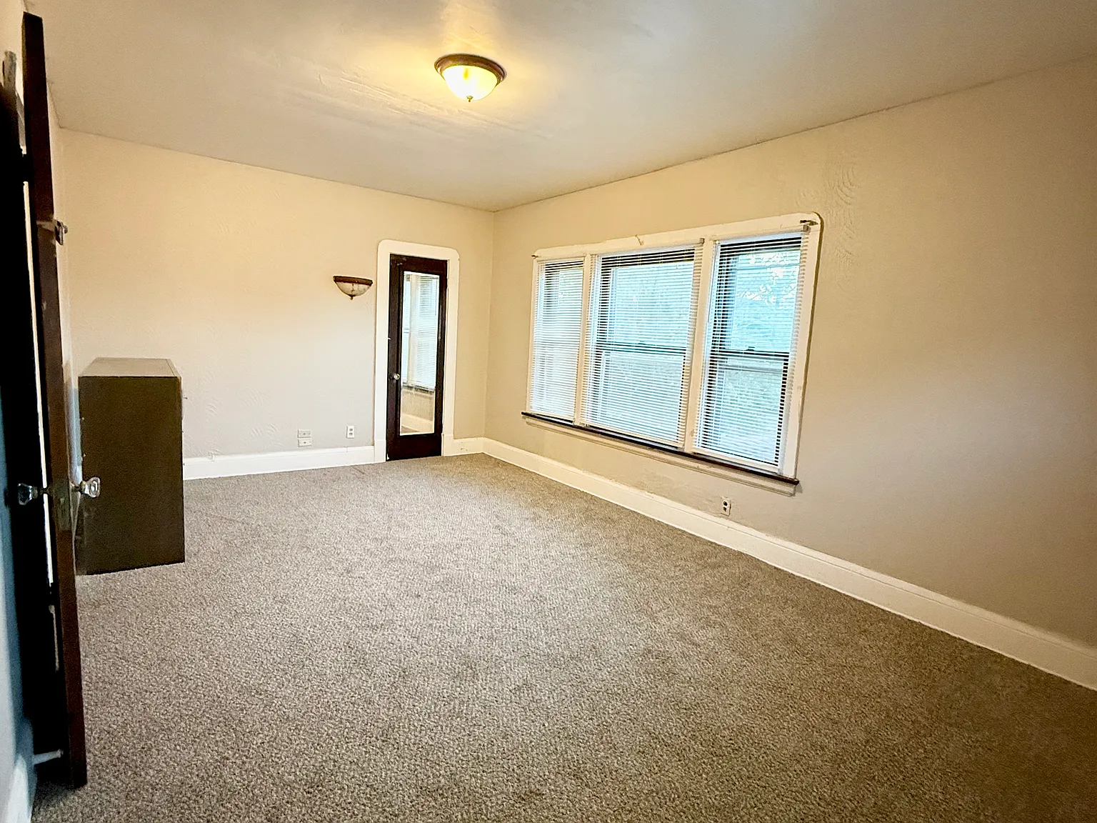 3 bed, 1600 sqft, $1,700 — Photo 4