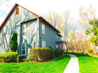 34 Bleakley Dr, Peekskill, NY 10566