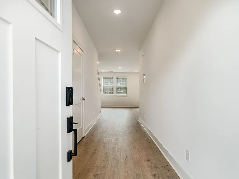 728 Caraway Ln — Photo 3