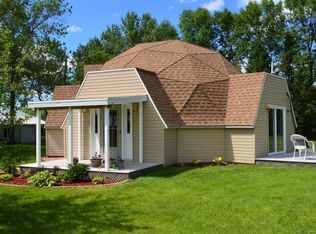 3138 Joos Grove Ln, Jamestown, ND 58401