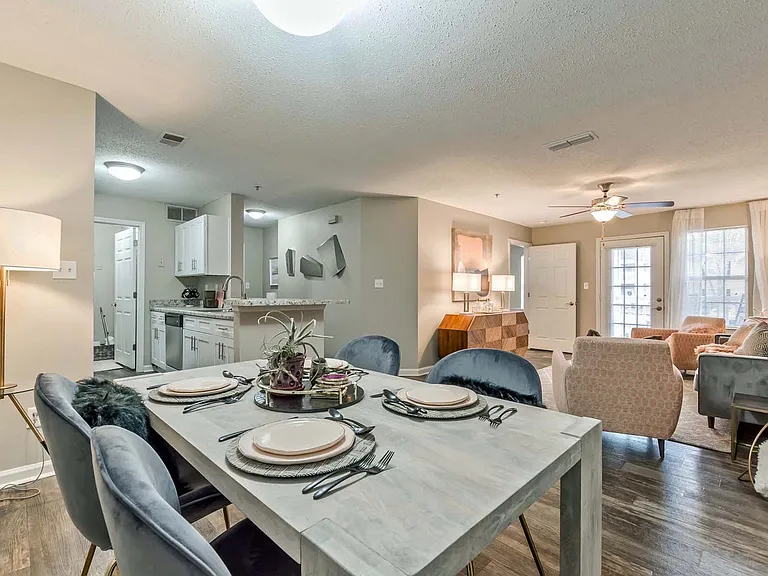 Azalea Ridge Apartments — Photo 4