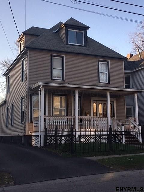 2nd image of 115 Linden St