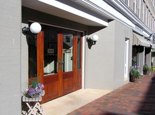125 S Main St APT 201, Lexington, VA 24450