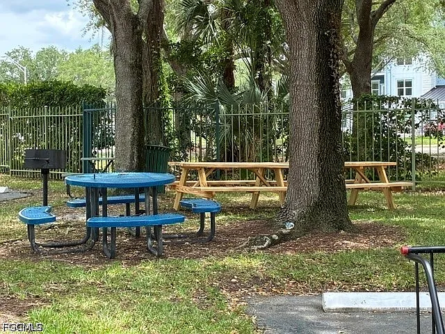 3 bed, 2.0 bath, 1336 sqft, $1,950 — Photo 4