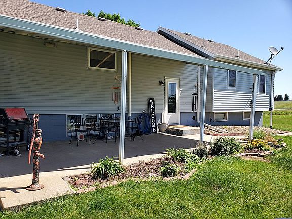 3rd image of 1298 Hayes Dr