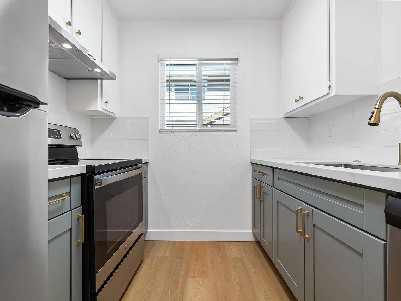 2 bed, 1000 sqft, $2,495 — Photo 2