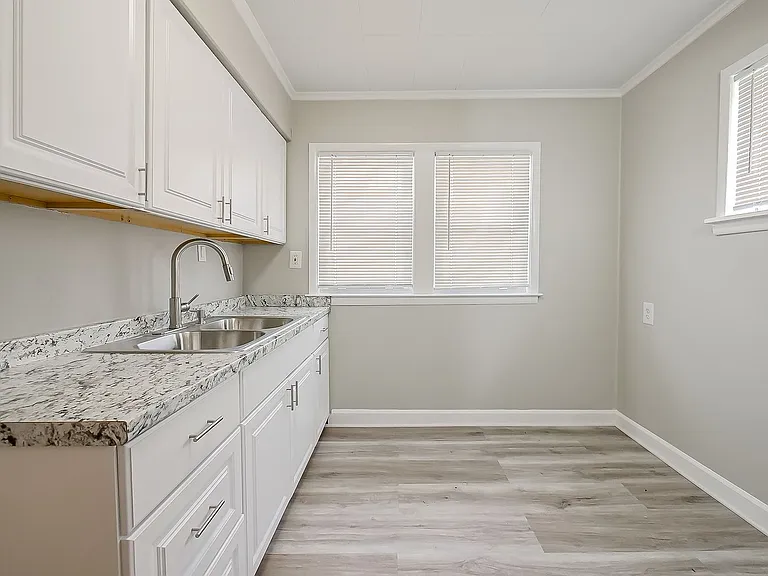 245 S Edith St — Photo 5