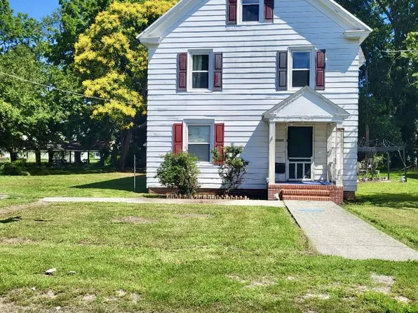 30432 Oak St, Princess Anne, MD 21853