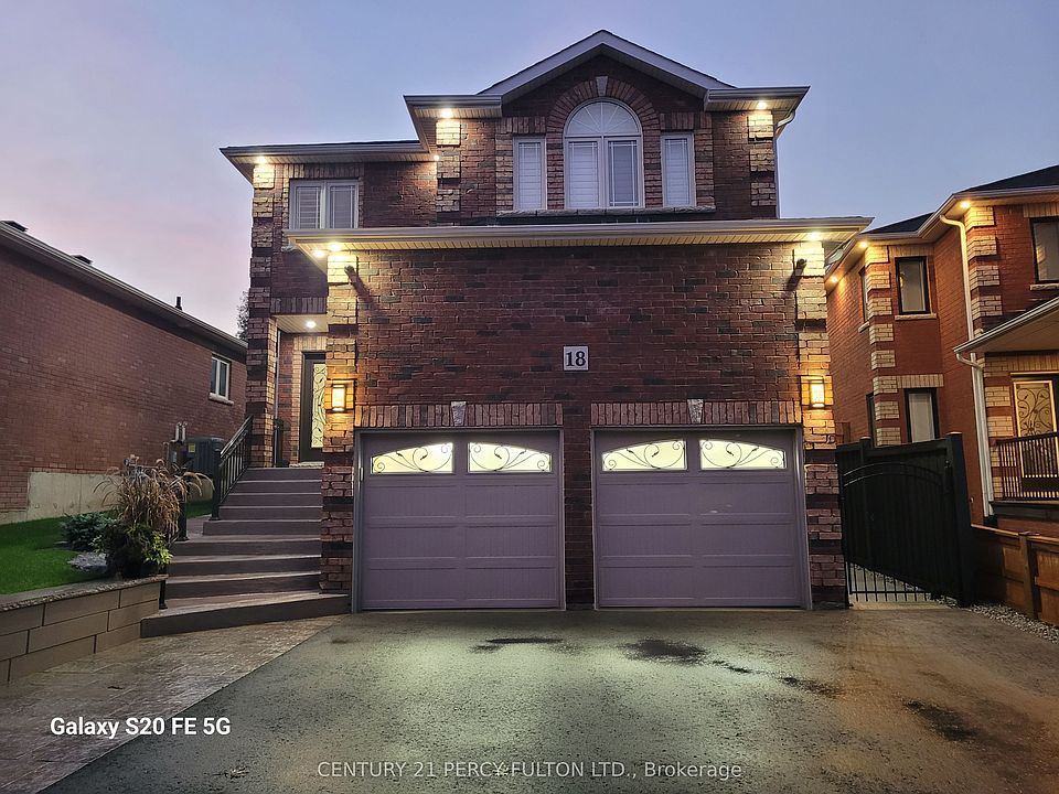 1st image of 18 Wyman Cres