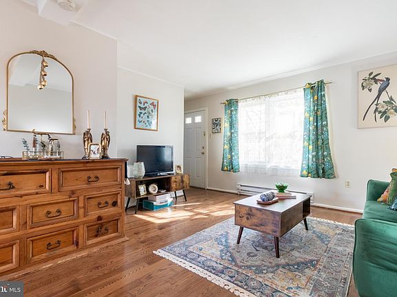 5th image of 11 Laurel Hill Rd