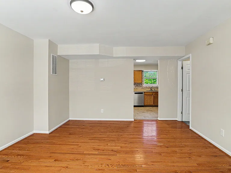 32 Tameron Pl — Photo 7